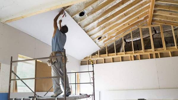 Pose de faux-plafond en plaques de plâtre à Les Tourrettes par IMMOPRESTA